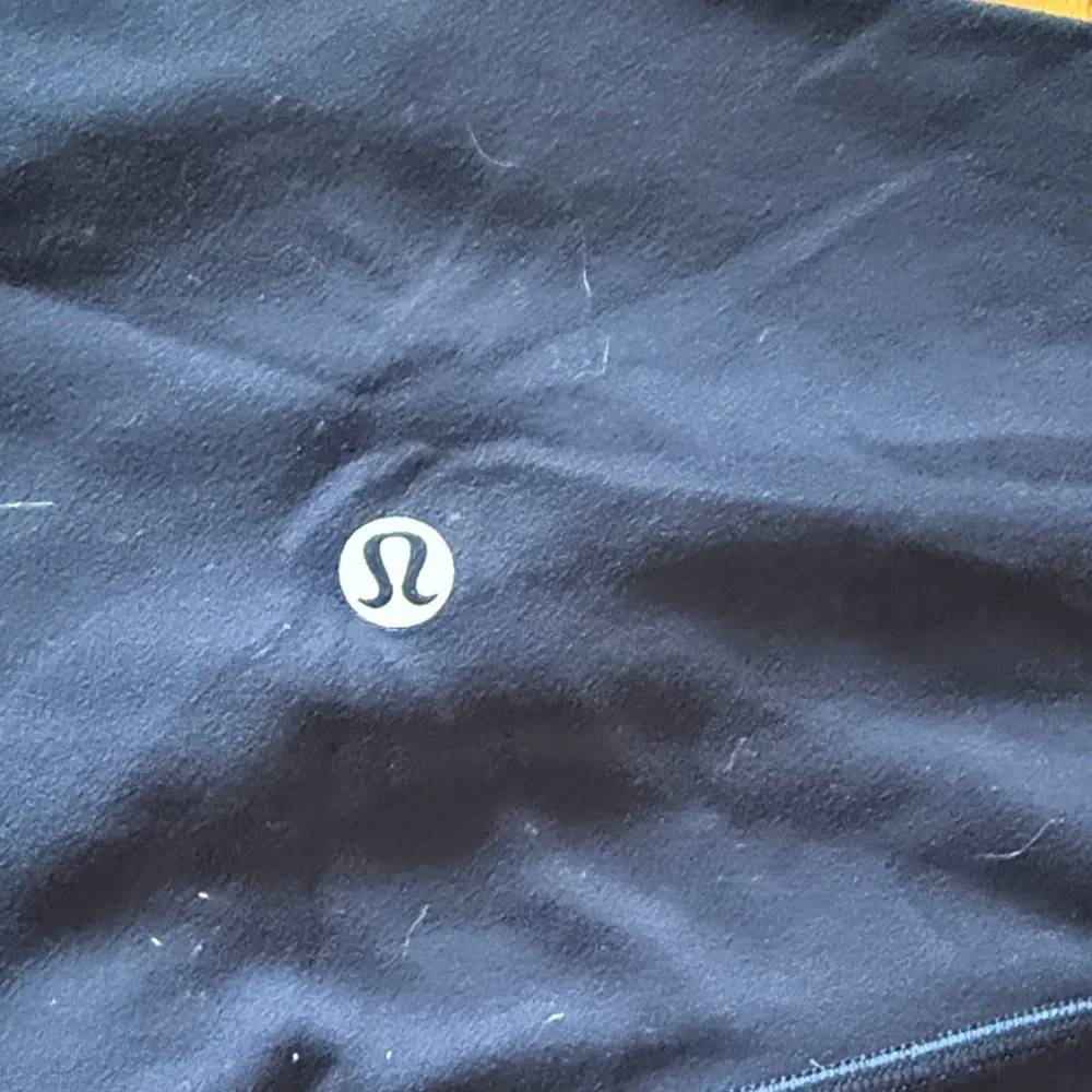 Lululemon sz 10 Align Crop 23